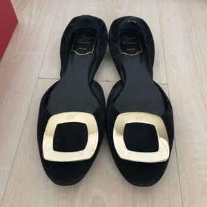 Roger vivier black flats
